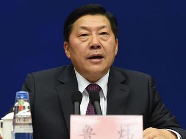 Phó Trưởng ban tuyên truyền Đảng Cộng sản Trung Quốc ông Lỗ Vĩ ngã ngựa. - Sputnik Việt Nam