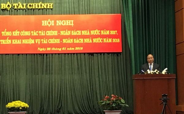 Thủ tướng Nguyễn Xuân Phúc phát biểu tại hội nghị tổng kết công tác tài chính-ngân sách nhà nước năm 2017 và triển khai nhiệm vụ năm 2018 của Bộ Tài chính - Sputnik Việt Nam