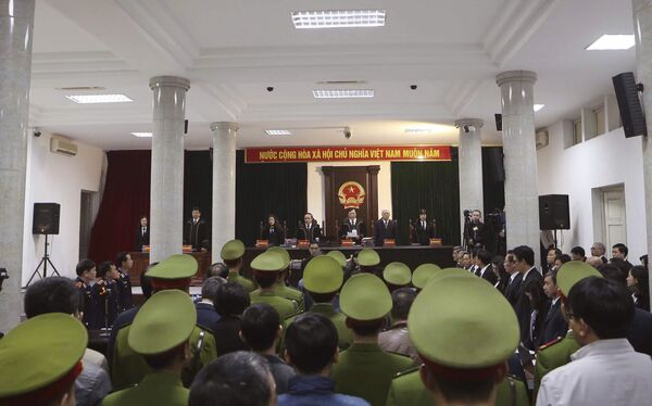 Phiên tòa xét xử đại án tham nhũng ở Hà Nội Phiên tòa xét xử đại án tham nhũng ở Hà Nội - Sputnik Việt Nam