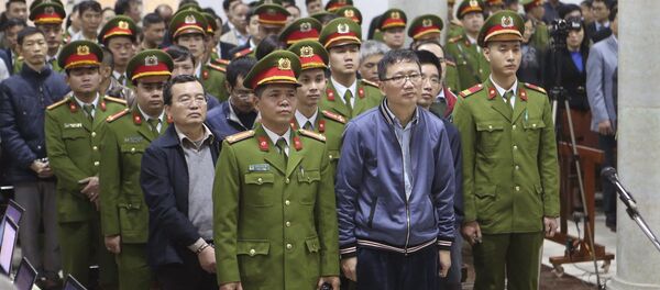 Bị cáo Trịnh Xuân Thanh tại tòa - Sputnik Việt Nam
