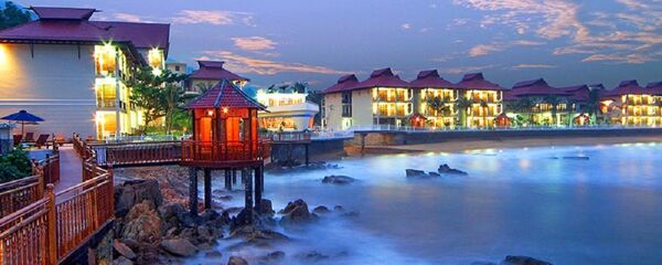 Resort Hoàng Gia Quy Nhơn tọa lạc trên khu đất có diện tích hàng chục nghìn mét vuông nằm dọc theo bờ biển trung tâm TP Quy Nhơn tuyệt đẹp Resort Hoàng Gia Quy Nhơn tọa lạc trên khu đất có diện tích hàng chục nghìn mét vuông nằm dọc theo bờ biển trung tâm TP Quy Nhơn tuyệt đẹp - Sputnik Việt Nam