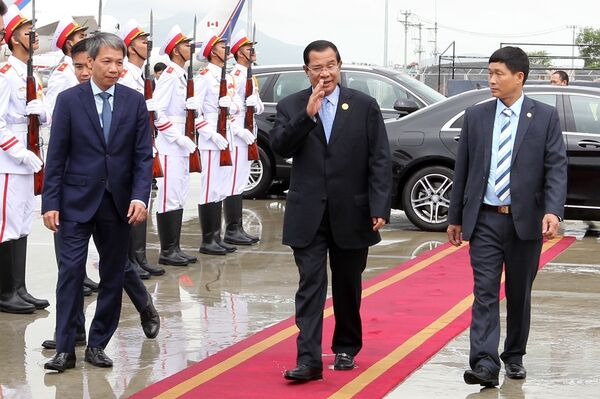 APEC 2017: Lễ tiễn chính thức Thủ tướng Campuchia Samdech Hun Sen APEC 2017: Lễ tiễn chính thức Thủ tướng Campuchia Samdech Hun Sen - Sputnik Việt Nam
