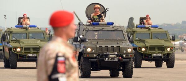 Военный парад на российской авиабазе Хмеймим в Сирии - Sputnik Việt Nam