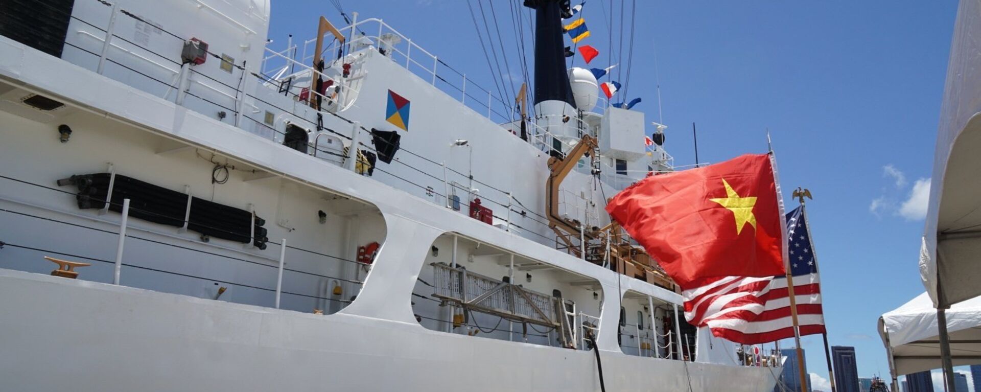 Tàu USCGC Morgenthau lớp Hamilton được chuyển giao cho Cảnh sát biển Việt Nam tại buổi lễ ở Hawaii sáng 25/5 - Sputnik Việt Nam, 1920, 24.01.2020