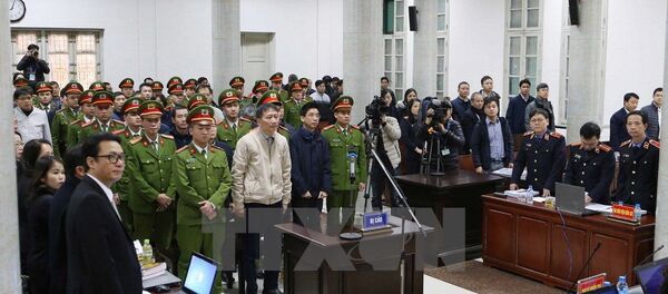 Quang cảnh phiên tòa xét xử Trịnh Xuân Thanh và đồng phạm sáng 10/1/2018. Quang cảnh phiên tòa xét xử Trịnh Xuân Thanh và đồng phạm sáng 10/1/2018. - Sputnik Việt Nam