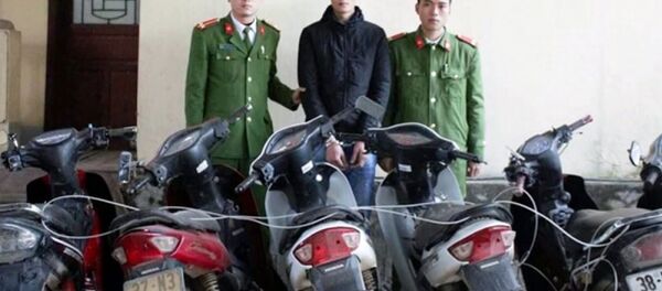 Phạm Khánh Duy bị bắt cùng tang vật - Sputnik Việt Nam