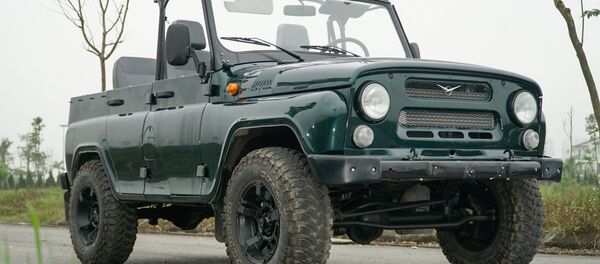 UAZ Hunter mui trần trang bị động cơ diesel và option lốp địa hình UAZ Hunter mui trần trang bị động cơ diesel và option lốp địa hình - Sputnik Việt Nam