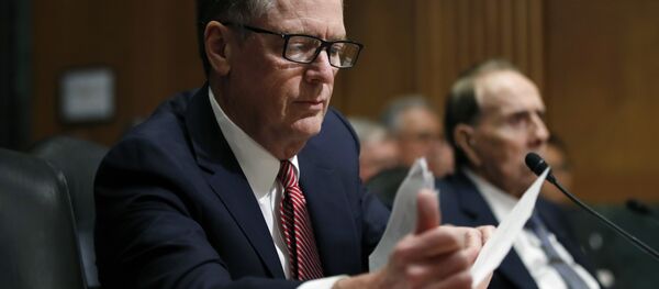 FILE - In this Tuesday, March 14, 2017, file photo, United States Trade Representative-nominee Robert Lighthizer, foreground, looks at documents during his confirmation hearing on Capitol Hill in Washington - Sputnik Việt Nam