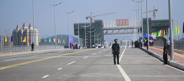 Cầu Bắc Luân 2 nhìn từ phía Việt Nam sang Trung Quốc - Sputnik Việt Nam