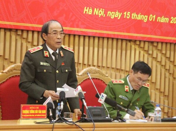 Trung tướng Trần Đăng Yến  -  Phó tổng cục trưởng Tổng cục an ninh, Thủ trưởng Cơ quan An ninh điều tra (Bộ Công an)  nói về tin đồn bắt Trung tướng Phan Văn Vĩnh. - Sputnik Việt Nam