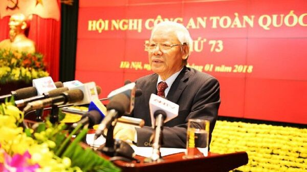 Tổng bí thư yêu cầu lực lượng công an cần chú trọng một số nội dung, trước tiên là phải bảo đảm sự lãnh đạo tuyệt đối, trực tiếp về mọi mặt của Đảng đối với lực lượng công an - Sputnik Việt Nam