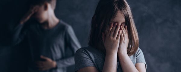 Cô gái khóc - Sputnik Việt Nam