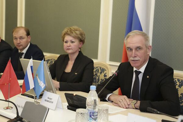 Phái đoàn Việt Nam tại cuộc gặp với Thống đốc khu vực Ulyanovsk Sergey Morozov Phái đoàn Việt Nam tại cuộc gặp với Thống đốc khu vực Ulyanovsk Sergey Morozov - Sputnik Việt Nam