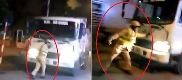 cảnh sát dừng lại ô-tô - Sputnik Việt Nam