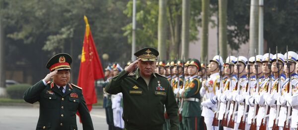 Bộ trưởng Quốc phòng Việt Nam Ngô Xuân Lịch đón Bộ trưởng Quốc phòng Nga Sergei Shoigu Bộ trưởng Quốc phòng Việt Nam Ngô Xuân Lịch đón Bộ trưởng Quốc phòng Nga Sergei Shoigu - Sputnik Việt Nam