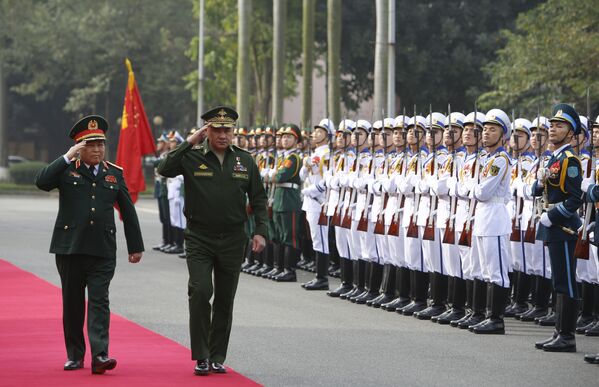 Bộ trưởng Quốc phòng Việt Nam Ngô Xuân Lịch và Bộ trưởng Quốc phòng Nga Sergei Shoigu tại Hà Nội - Sputnik Việt Nam