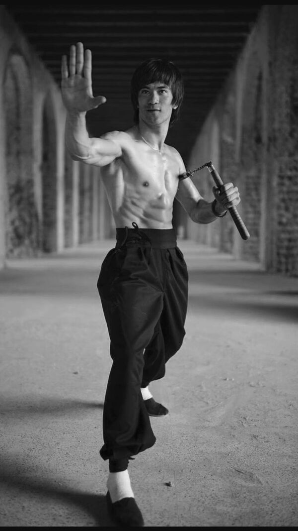 Abbas Alizadeh được gọi là Bruce Lee ( Lý Tiểu Long) của Afghanistan.  - Sputnik Việt Nam