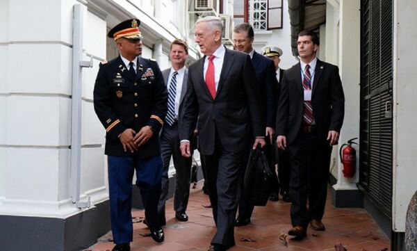 Ông James Mattis rời trụ sở DPAA chiều 24/1. - Sputnik Việt Nam