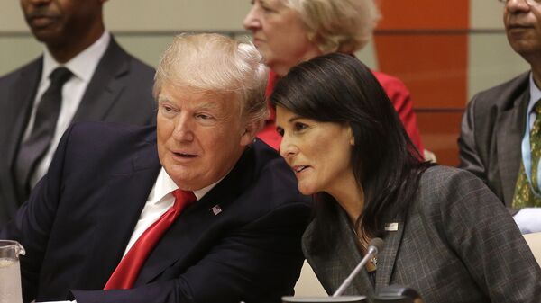 Donald Trump và Nikki Haley  - Sputnik Việt Nam