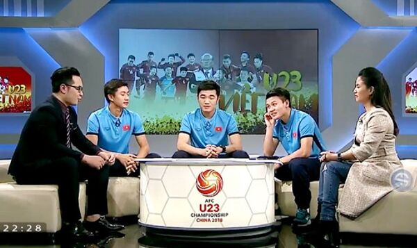 Xuân Trường, Văn Đức và Quang Hải giao lưu trên sóng truyền hình. - Sputnik Việt Nam