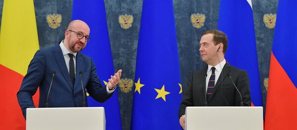 Thủ tướng Bỉ Charles Michel đàm phán với Thủ tướng Nga Dmitry Medvedev. Thủ tướng Bỉ Charles Michel đàm phán với Thủ tướng Nga Dmitry Medvedev. - Sputnik Việt Nam