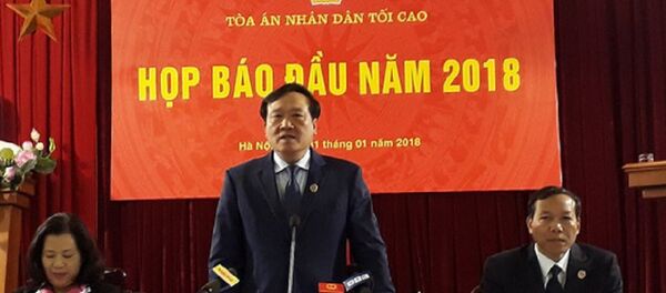 Chánh án Nguyễn Hòa Bình phát biểu tại buổi họp báo Chánh án Nguyễn Hòa Bình phát biểu tại buổi họp báo - Sputnik Việt Nam