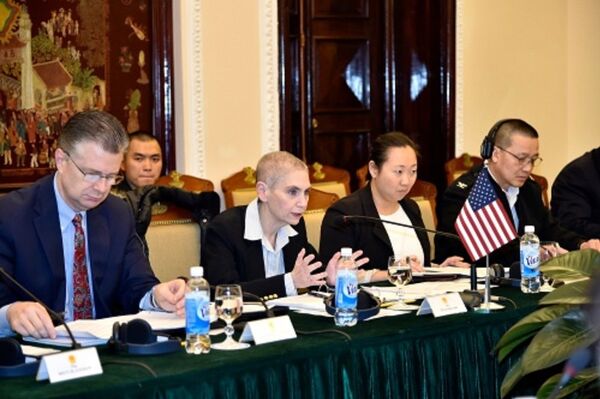 Bà Tina Kaidanow phát biểu tại đối thoại chính trị - an ninh - quốc phòng Việt - Mỹ lần 9 tại Hà Nội - Sputnik Việt Nam