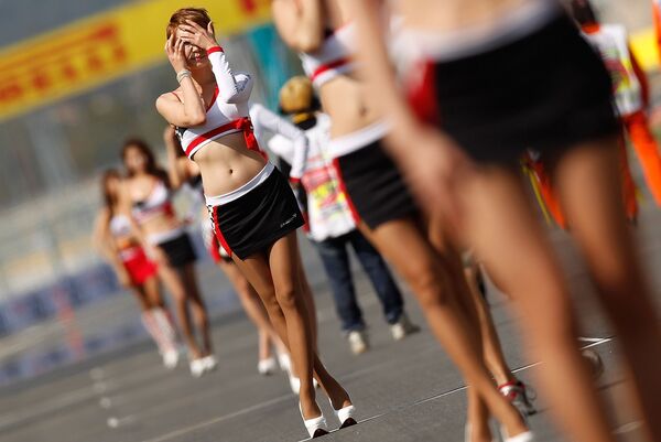 Grid girls trong Grand Prix Formula-1 ở Yonam, Hàn Quốc - Sputnik Việt Nam