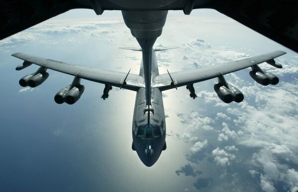 Máy bay ném bom chiến lược B-52 của Mỹ Máy bay ném bom chiến lược B-52 của Mỹ - Sputnik Việt Nam