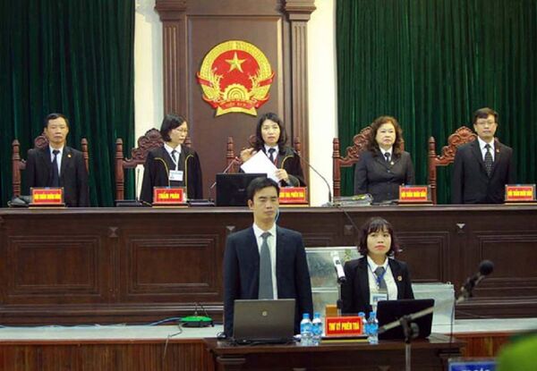 Sáng nay HĐXX tuyên án Trịnh Xuân Thanh, Đinh Mạnh Thắng và các đồng phạm Sáng nay HĐXX tuyên án Trịnh Xuân Thanh, Đinh Mạnh Thắng và các đồng phạm - Sputnik Việt Nam