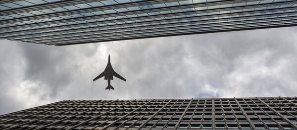 máy bay mang tên lửa chiến lược siêu thanh Tu-160 - Sputnik Việt Nam