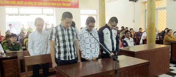 Các bị cáo tại phiên tòa - Sputnik Việt Nam