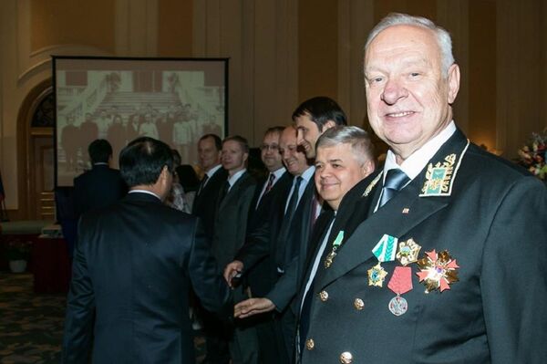 Đại sứ quán Nga tổ chức chiêu đãi nhân Ngày truyền thống ngành Ngoại giao Nga - Sputnik Việt Nam