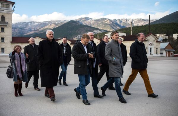 Chuyến thăm của phái đoàn nghị sỹ Đức tới Crưm Chuyến thăm của phái đoàn nghị sỹ Đức tới Crưm - Sputnik Việt Nam