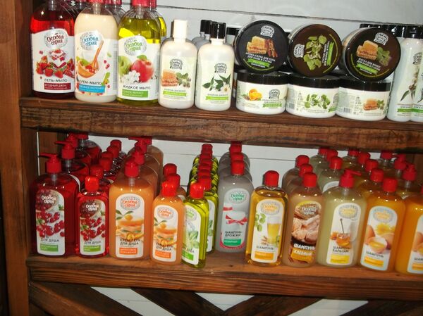 Sản phẩm mỹ phẩm Nga Krasnaya Liniya - Sputnik Việt Nam