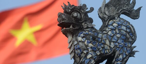 Lối vào ngôi chùa trong ngôi làng ở ngoại ô Hà Nội, Việt Nam - Sputnik Việt Nam