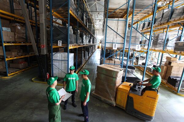 Một nhà kho của Công ty thương mại RemiLing  - Sputnik Việt Nam