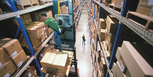 Một nhà kho của Công ty thương mại RemiLing  - Sputnik Việt Nam