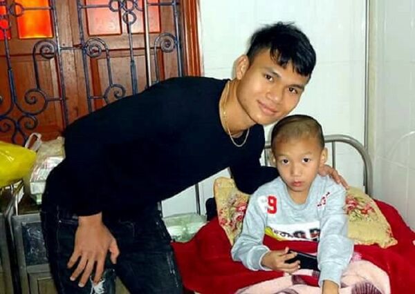 Xuân Mạnh và các cầu thủ U23 Việt Nam biết cách sử dụng số tiền thưởng để giúp đỡ những người có hoàn cảnh khó khăn trong cuộc sống. Xuân Mạnh và các cầu thủ U23 Việt Nam biết cách sử dụng số tiền thưởng để giúp đỡ những người có hoàn cảnh khó khăn trong cuộc sống. - Sputnik Việt Nam