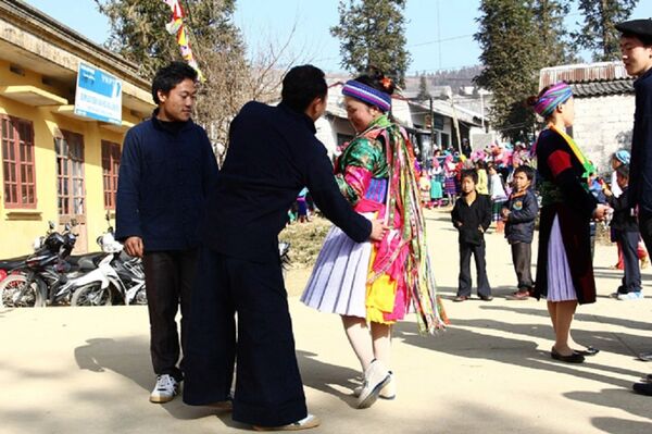 Vỗ mông chọn vợ - Sputnik Việt Nam