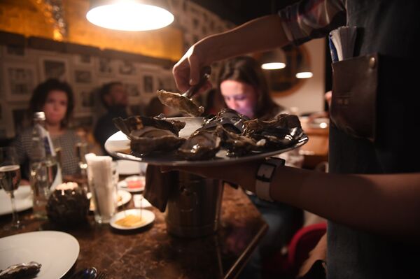 Hàu biển Nga ở nhà hàng Moskva - Sputnik Việt Nam