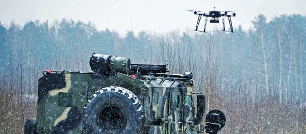 Xe bọc thép Patrol và UAV Strekoza thử nghiệm công nghệ vũ khí kỹ thuật tiên tiến của Nga - Sputnik Việt Nam