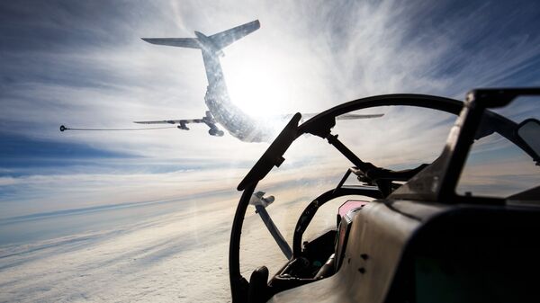 Tàu chở nhiên liệu IL-78 trong cuộc diễn tập bay-chiến thuật của Hạm đội Biển Đen ở khu vực Yeisk - Sputnik Việt Nam