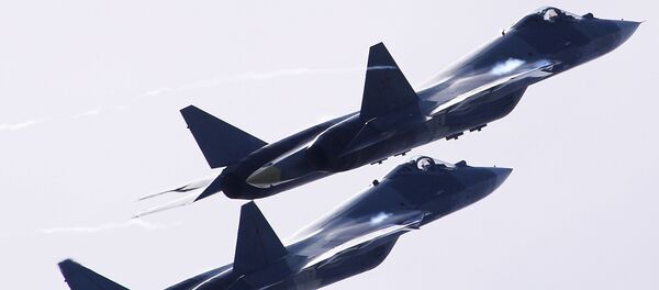 Российские многофункциональные истребители пятого поколения Т-50 на Международном авиационно-космическом салоне МАКС-2017 в Жуковском Российские многофункциональные истребители пятого поколения Т-50 на Международном авиационно-космическом салоне МАКС-2017 в Жуковском - Sputnik Việt Nam