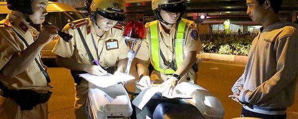 CSGT TP.HCM xử lý việc đua xe trái phép. CSGT TP.HCM xử lý việc đua xe trái phép. - Sputnik Việt Nam