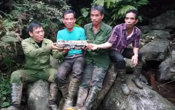 Tìm thấy mảnh kim loại, có khả năng là của chiếc máy bay Liên Xô MiG-21 bị rơi ở Tam Đảo năm 1971 Tìm thấy mảnh kim loại, có khả năng là của chiếc máy bay Liên Xô MiG-21 bị rơi ở Tam Đảo năm 1971 - Sputnik Việt Nam