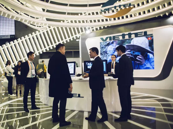 Việt Nam thương mại hóa 5G bằng thiết bị của Viettel: Vấn đề kinh tế và chủ quyền Việt Nam thương mại hóa 5G bằng thiết bị của Viettel: Vấn đề kinh tế và chủ quyền - Sputnik Việt Nam