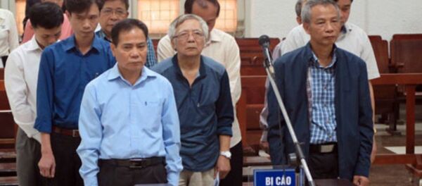 Các bị cáo tại tòa - Sputnik Việt Nam