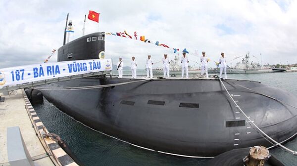 Tàu ngầm 187 Bà Rịa - Vũng Tàu neo đậu tại quân cảng Lữ đoàn tàu ngầm 189 - Sputnik Việt Nam