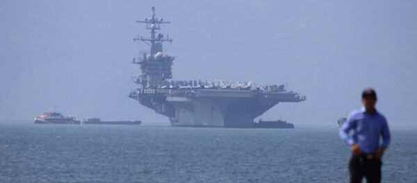 Tàu sân bay Mỹ USS Carl Vinson tại cảng Tiên Sa ở Đà Nẵng - Sputnik Việt Nam